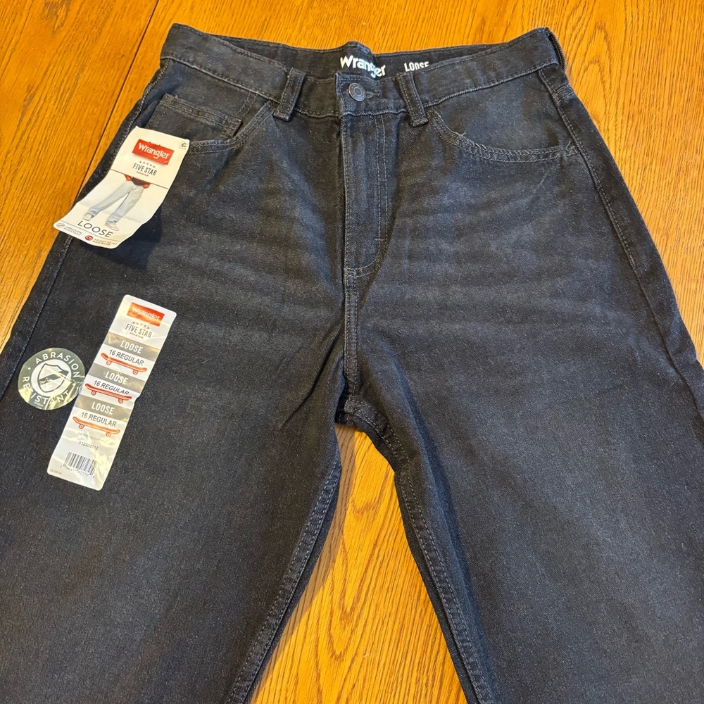 NWT Wrangler Men's Women’s Black Jeans  Dark Wash Black Wash Loose Fit Regular - Picture 3 of 7
